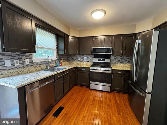 7344 RHONDDA DR, Lorton, VA 22079