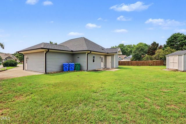 762 Arrowhead Lake Court, Fuquay Varina, NC 27526