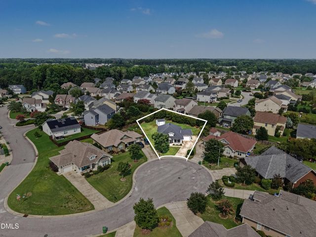 762 Arrowhead Lake Court, Fuquay Varina, NC 27526