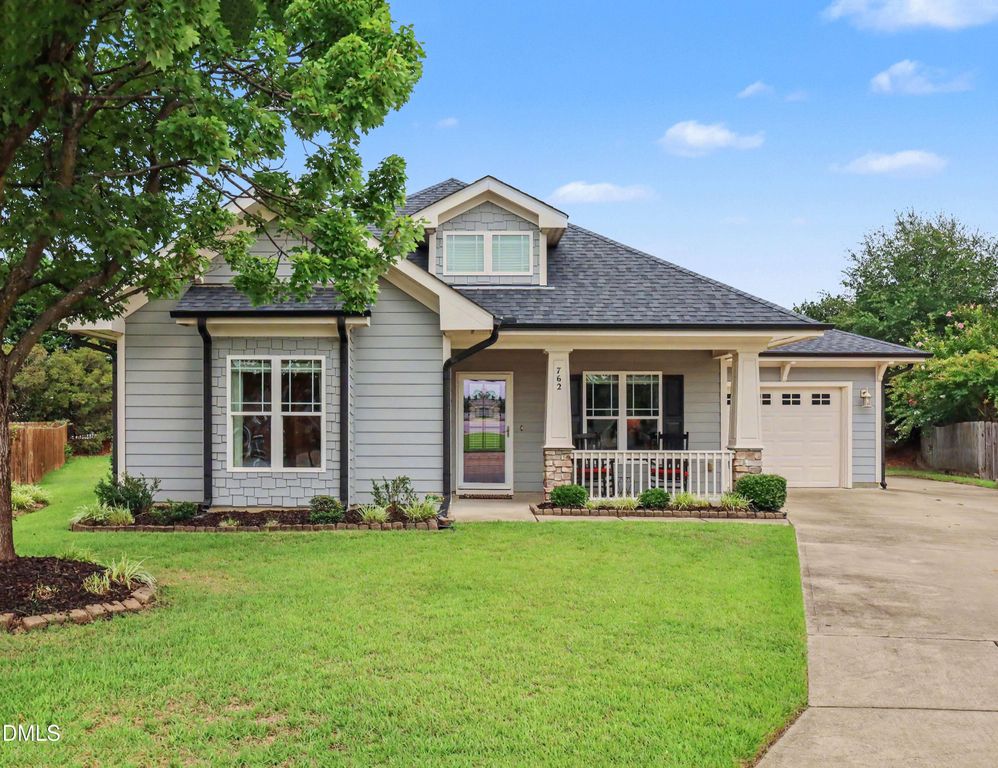 762 Arrowhead Lake Court, Fuquay Varina, NC 27526