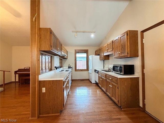 1044 Brimfield Drive, Medina, OH 44256