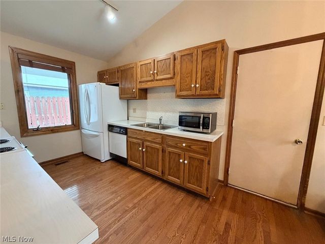 1044 Brimfield Drive, Medina, OH 44256