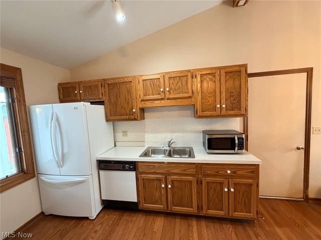 1044 Brimfield Drive, Medina, OH 44256