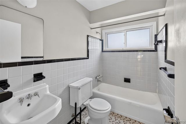 22864 Lambrecht Avenue, Eastpointe, MI 48021