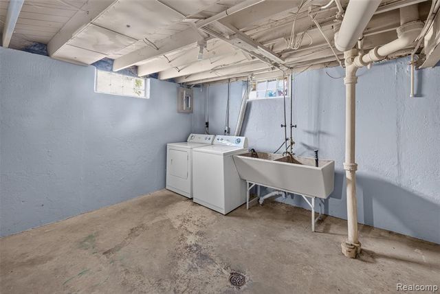 22864 Lambrecht Avenue, Eastpointe, MI 48021