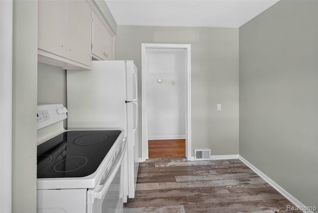 22864 Lambrecht Avenue, Eastpointe, MI 48021