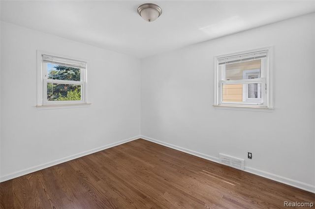 22864 Lambrecht Avenue, Eastpointe, MI 48021