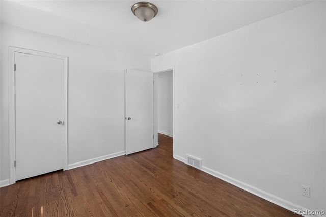 22864 Lambrecht Avenue, Eastpointe, MI 48021