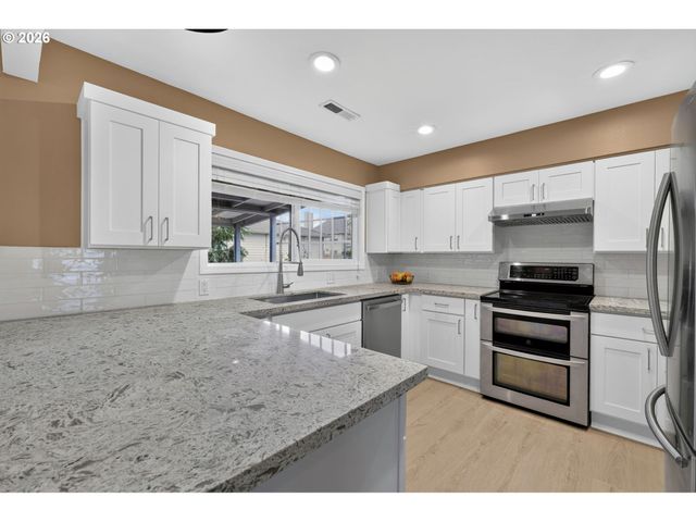 875 Se 66TH Way, Hillsboro, OR 97123
