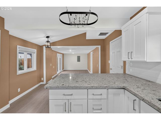 875 Se 66TH Way, Hillsboro, OR 97123
