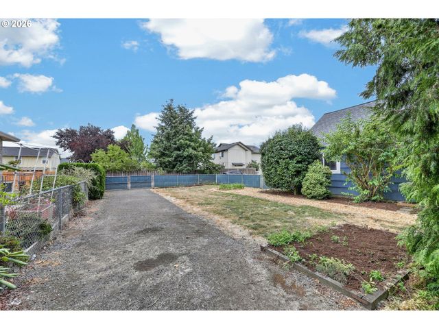 875 Se 66TH Way, Hillsboro, OR 97123
