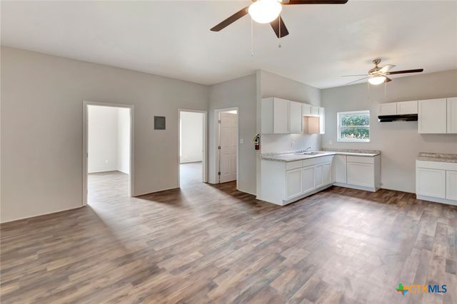 103 5th Street, Seadrift, TX 77983