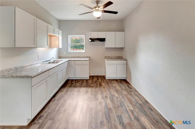 103 5th Street, Seadrift, TX 77983