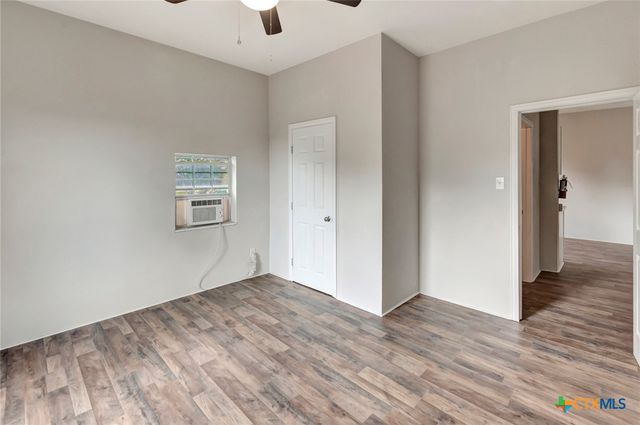 103 5th Street, Seadrift, TX 77983