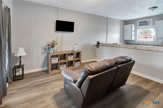 103 5th Street, Seadrift, TX 77983