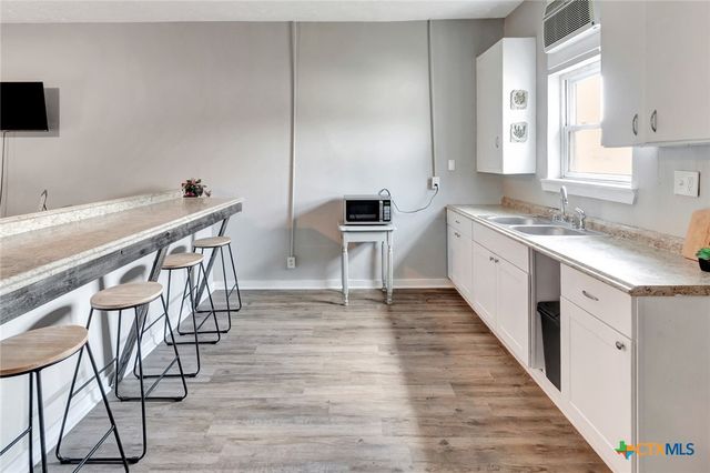 103 5th Street, Seadrift, TX 77983