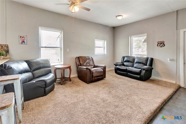 103 5th Street, Seadrift, TX 77983