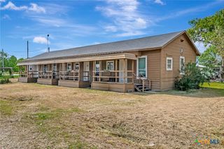 103 5th Street, Seadrift, TX 77983