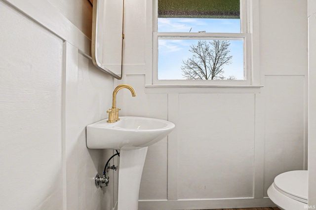 19617 county rd 2 Road, Bristol, IN 46507