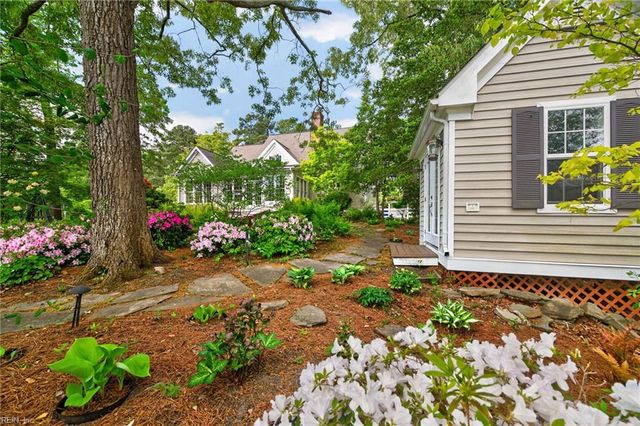 1572 Adams DR W, Suffolk, VA 23436