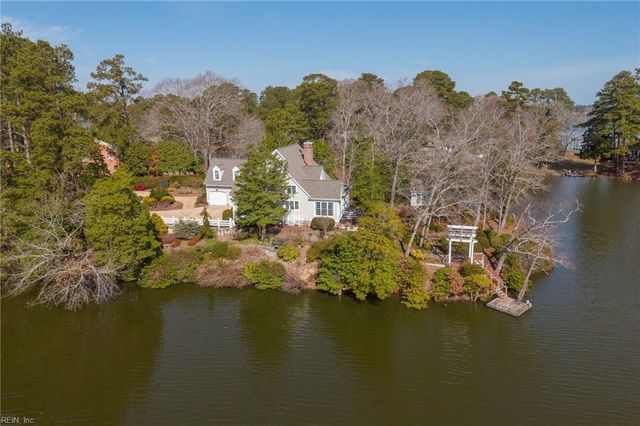 1572 Adams DR W, Suffolk, VA 23436
