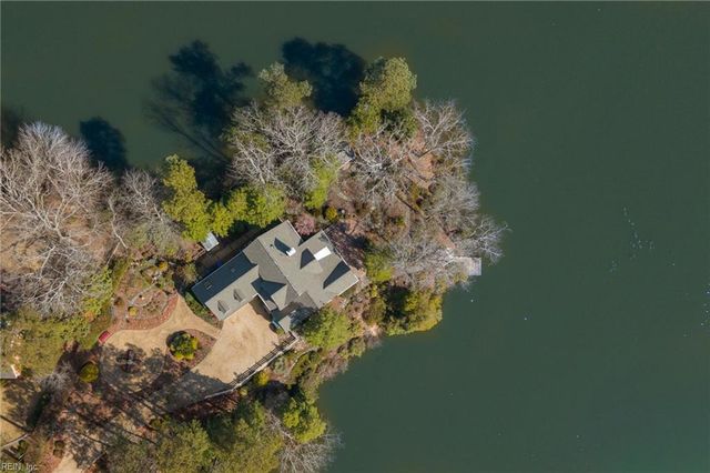1572 Adams DR W, Suffolk, VA 23436