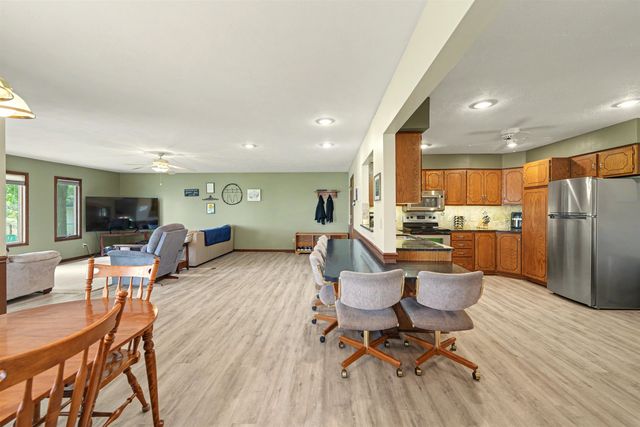 121 W Wayne Ave, Salina, KS 67401