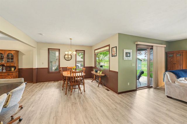 121 W Wayne Ave, Salina, KS 67401