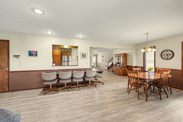 121 W Wayne Ave, Salina, KS 67401