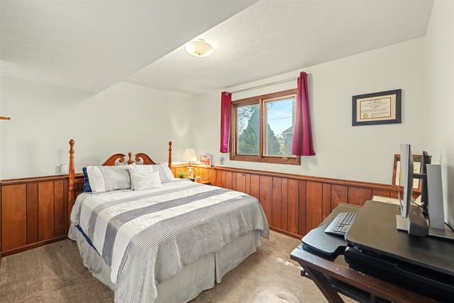 121 W Wayne Ave, Salina, KS 67401