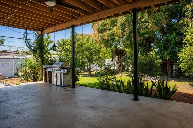 861 W 32nd Street, Hialeah, FL 33012