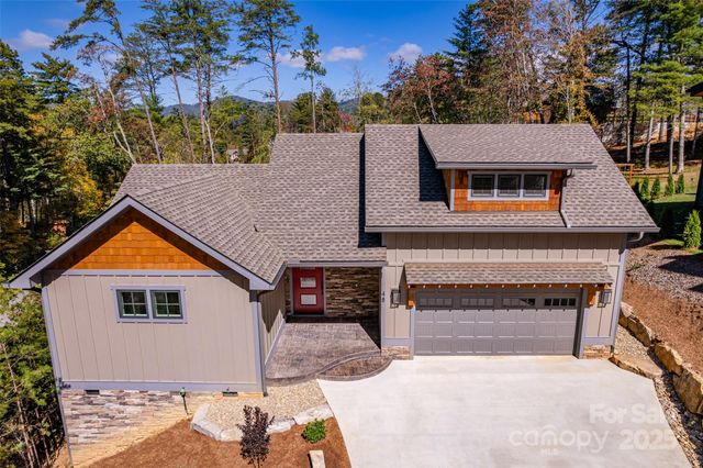 48 Crossings Circle, Fairview, NC 28730