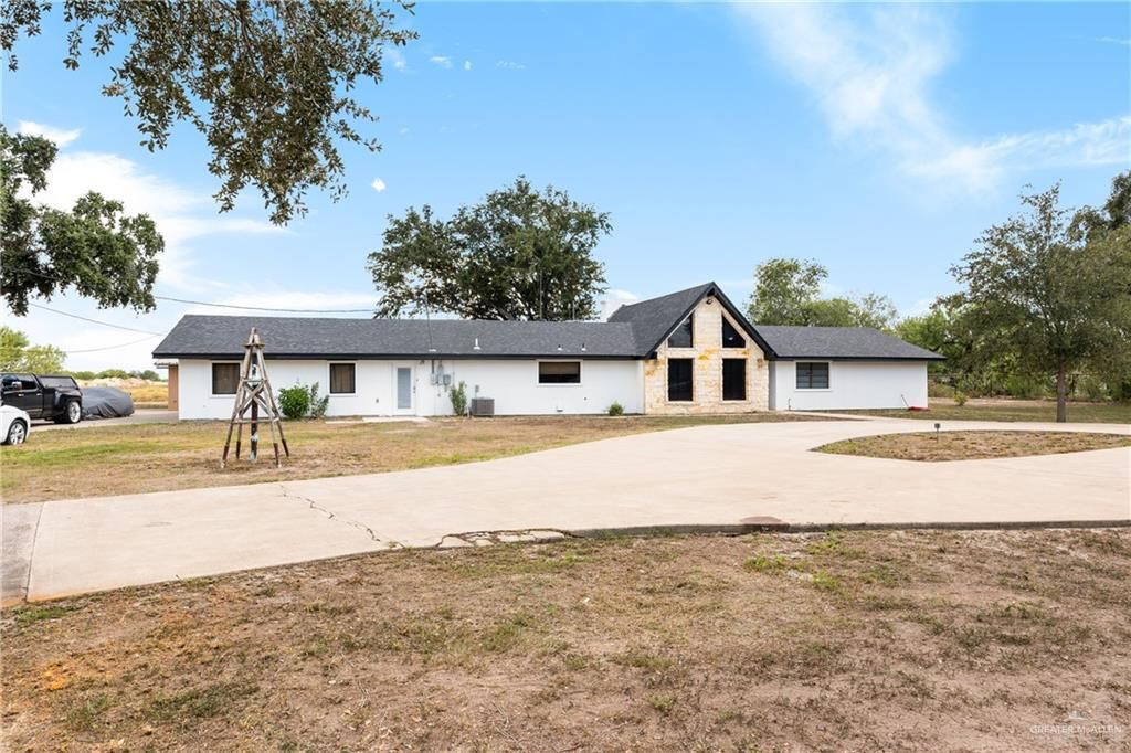 2002 N Mayberry Boulevard, Alton, TX 78573