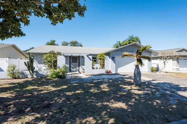 2456 TIMBERCREST CIRCLE W, Clearwater, FL 33763