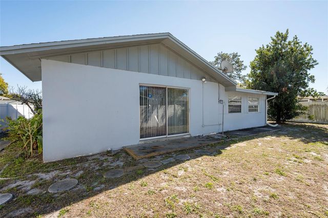 2456 TIMBERCREST CIRCLE W, Clearwater, FL 33763