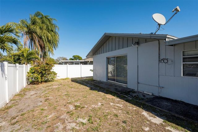 2456 TIMBERCREST CIRCLE W, Clearwater, FL 33763