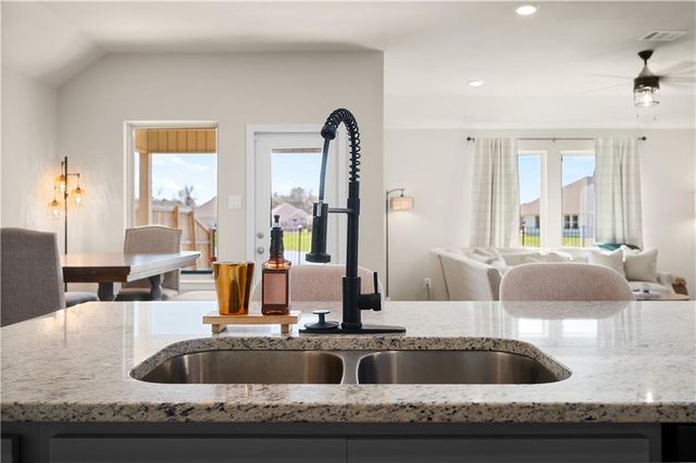 8145 OLDE TOWN Court, Alexandria, LA 71303