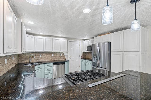 12335 Robson Road, Grafton, OH 44044