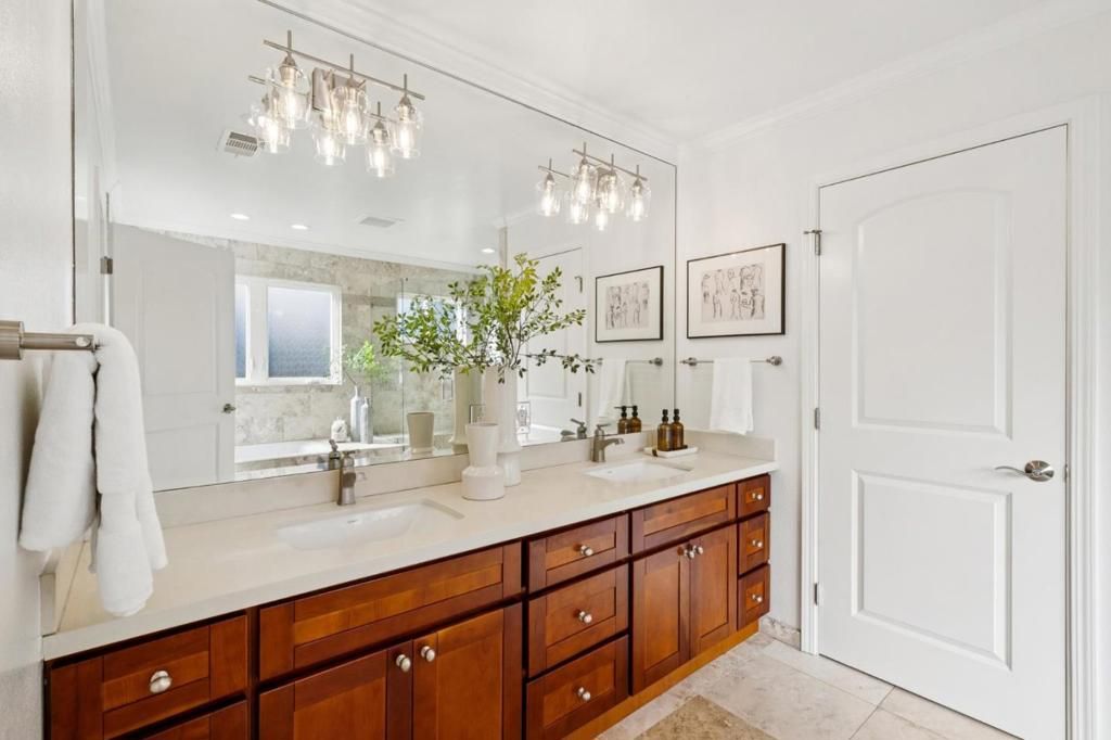 Image 28 of property listing at 15146 Stratford Drive, San Jose, CA 95124