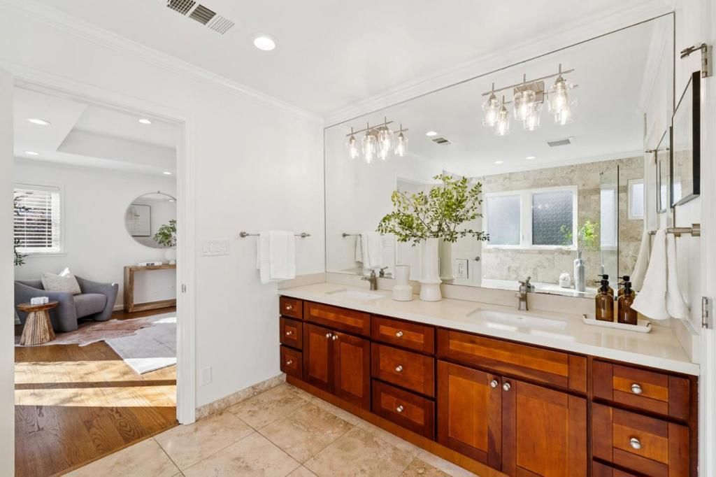 Image 29 of property listing at 15146 Stratford Drive, San Jose, CA 95124