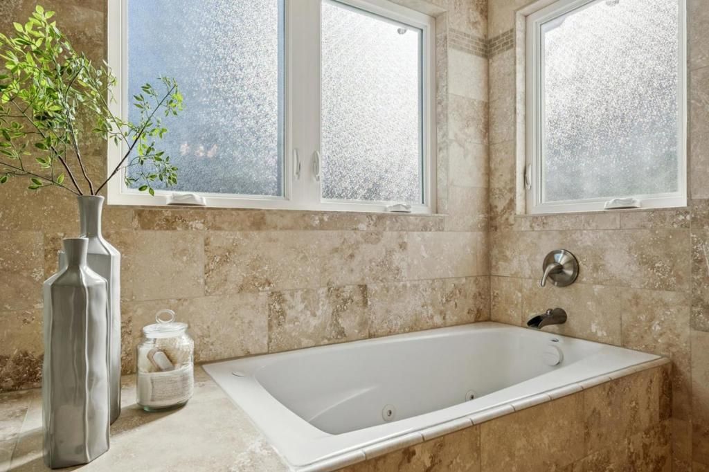 Image 32 of property listing at 15146 Stratford Drive, San Jose, CA 95124