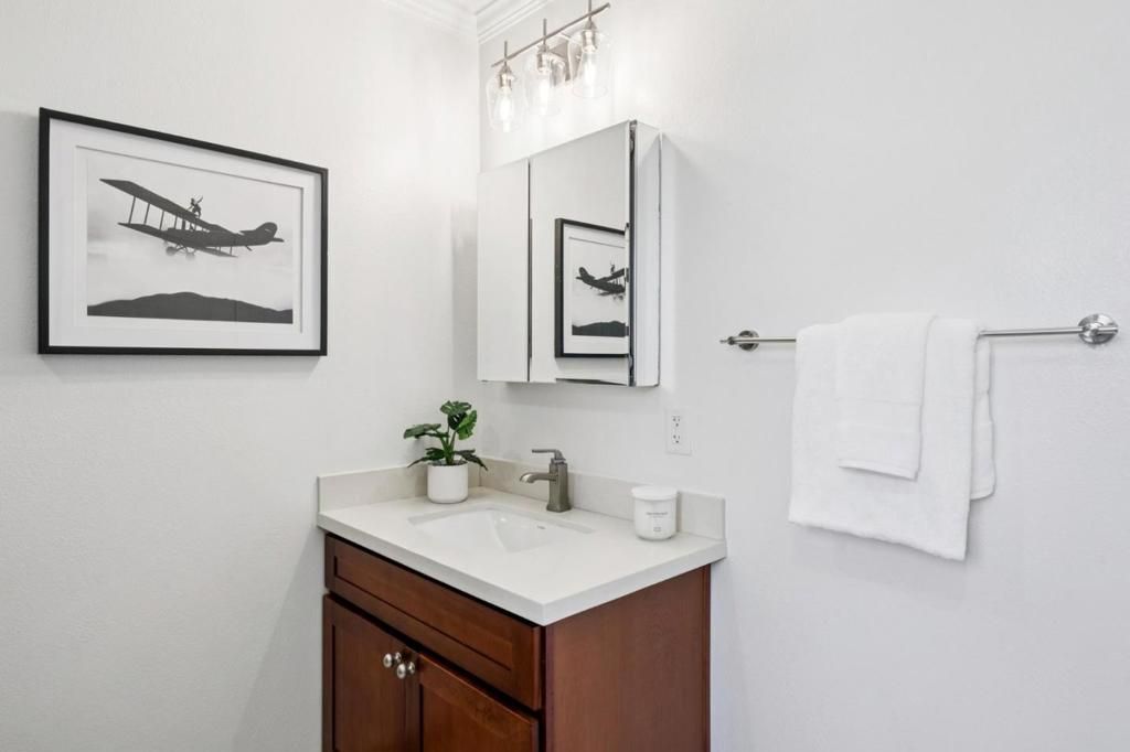 Image 39 of property listing at 15146 Stratford Drive, San Jose, CA 95124