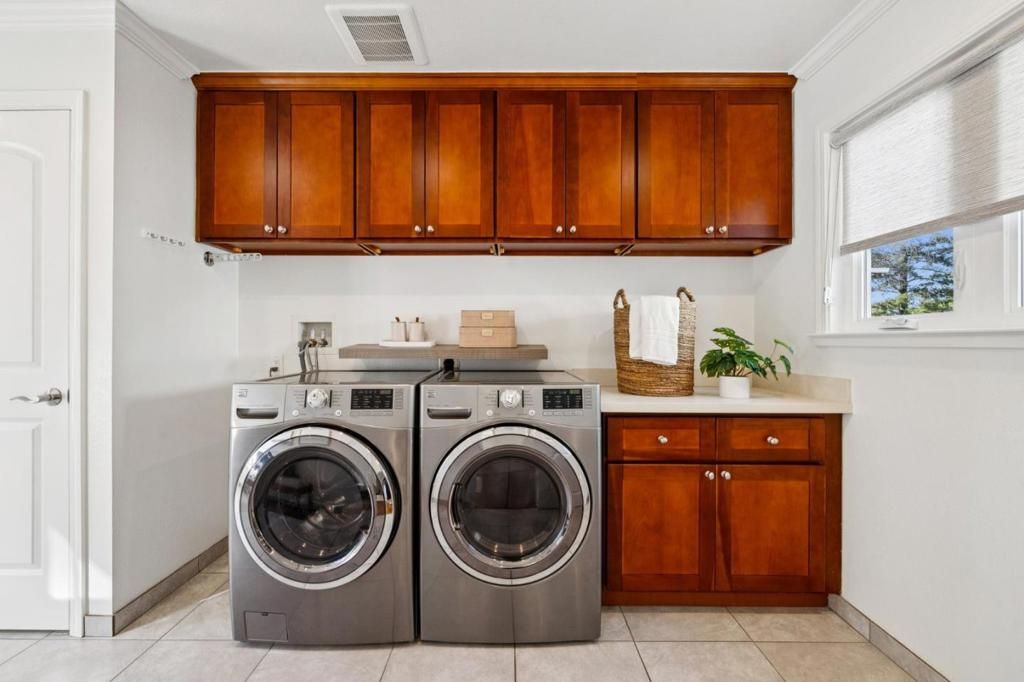 Image 46 of property listing at 15146 Stratford Drive, San Jose, CA 95124