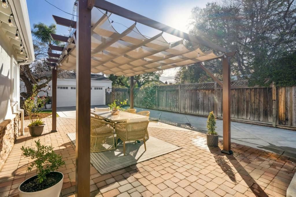 Image 50 of property listing at 15146 Stratford Drive, San Jose, CA 95124