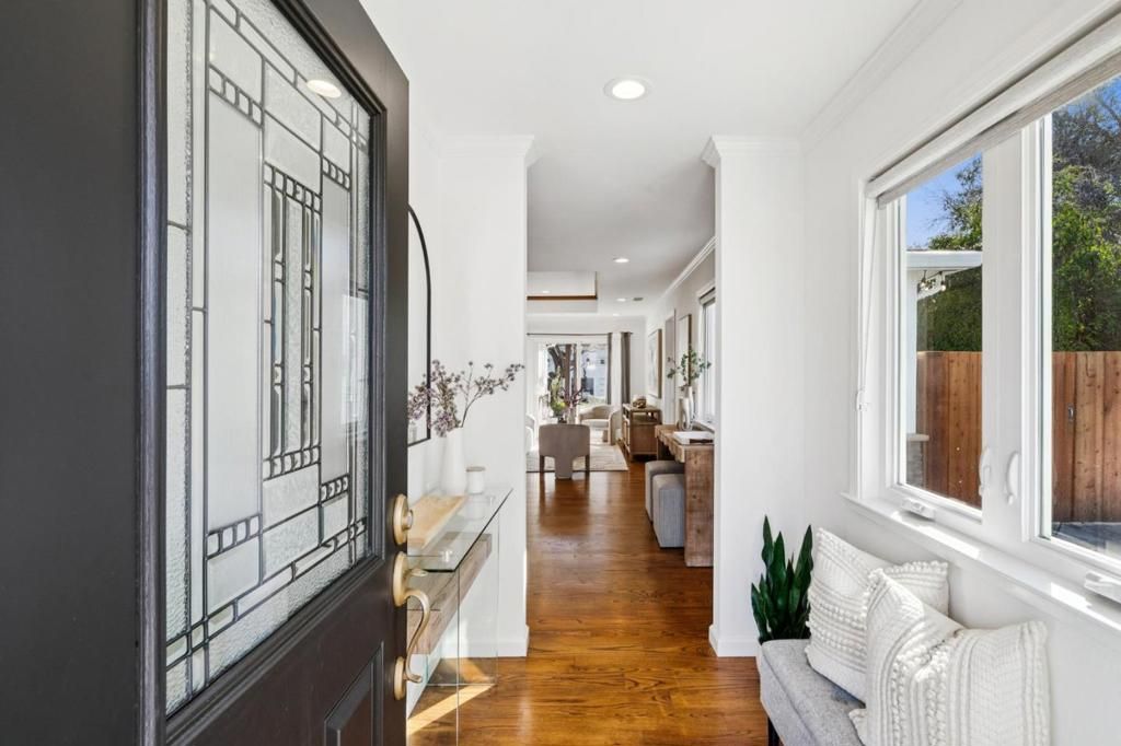 Image 6 of property listing at 15146 Stratford Drive, San Jose, CA 95124