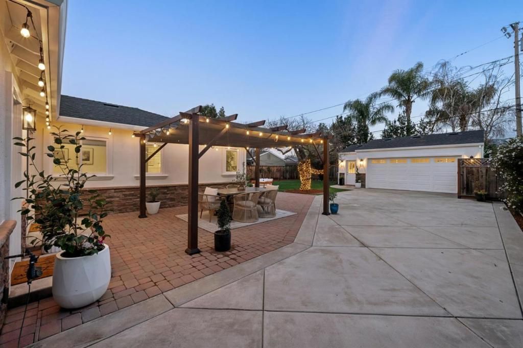 Image 61 of property listing at 15146 Stratford Drive, San Jose, CA 95124