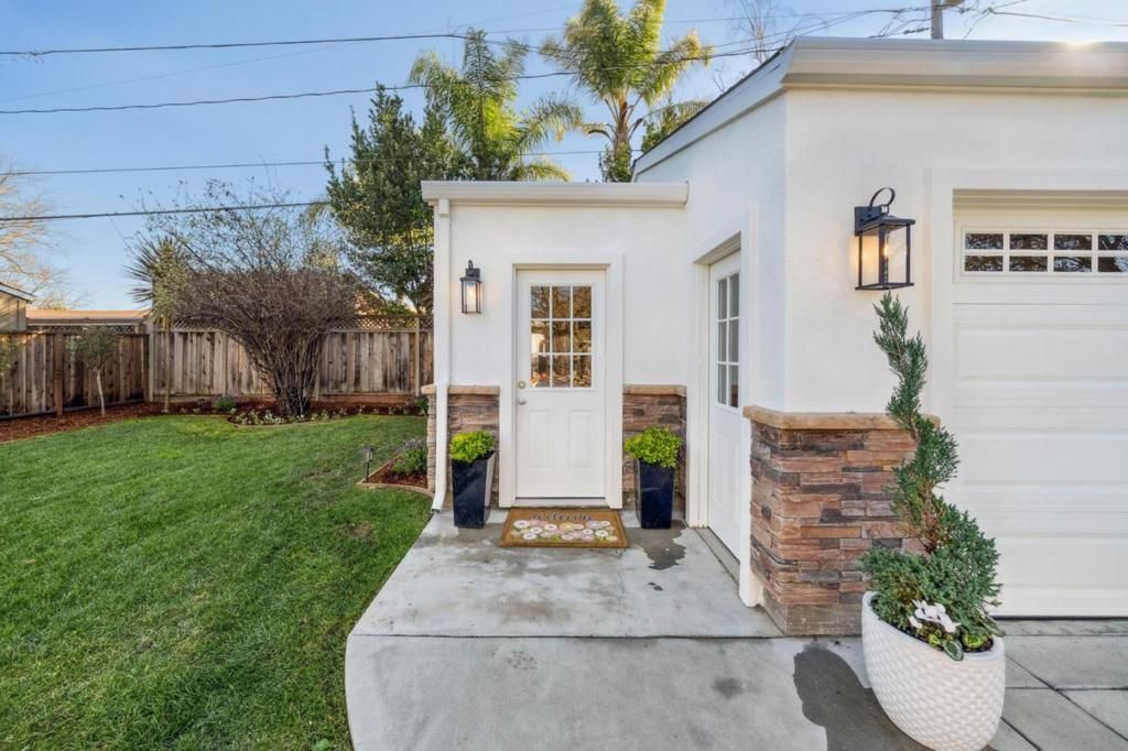 Image 67 of property listing at 15146 Stratford Drive, San Jose, CA 95124