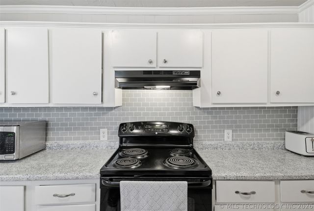 17995 S 4160 Road, Claremore, OK 74017