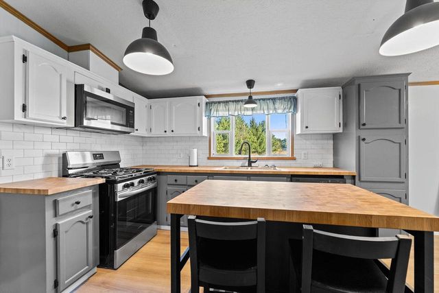 W5685 County Road O, Endeavor, WI 53930