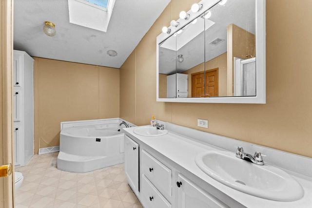 W5685 County Road O, Endeavor, WI 53930